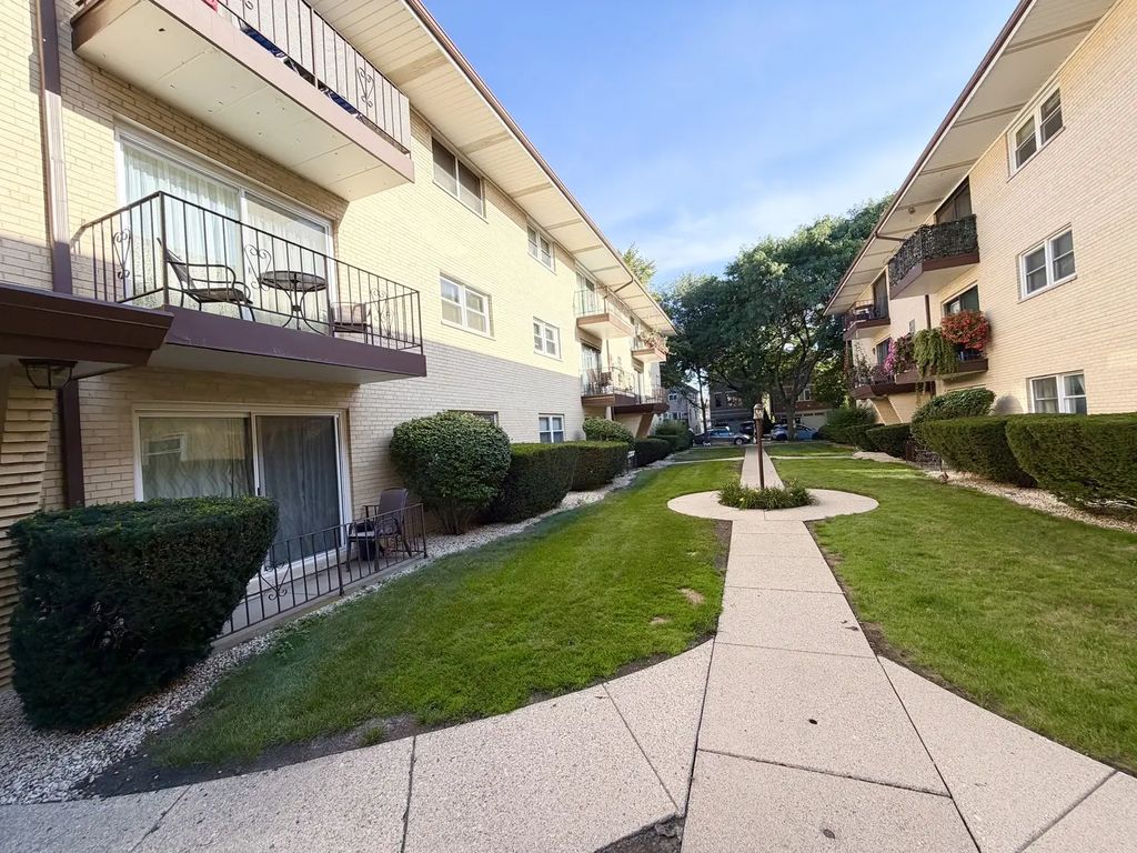 5322 W Windsor Avenue 2c, Chicago, 60630