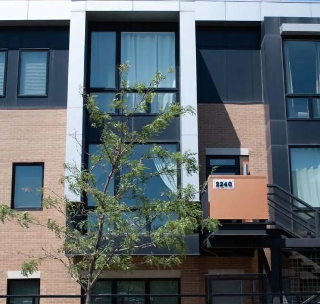 2240 W Madison Street 201, Chicago, 60612