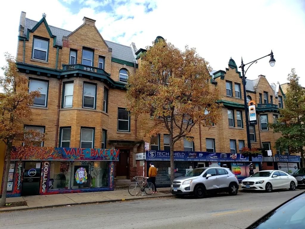 3516 N Broadway Street 2, Chicago, 60657