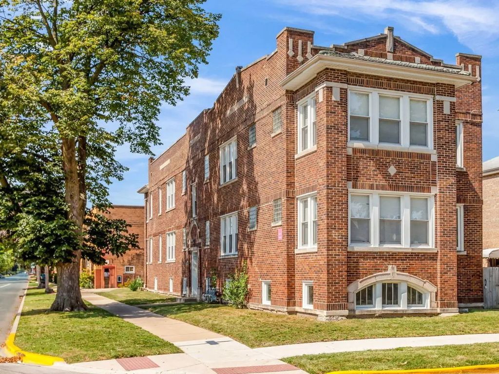 1648 East Avenue 2e, Berwyn