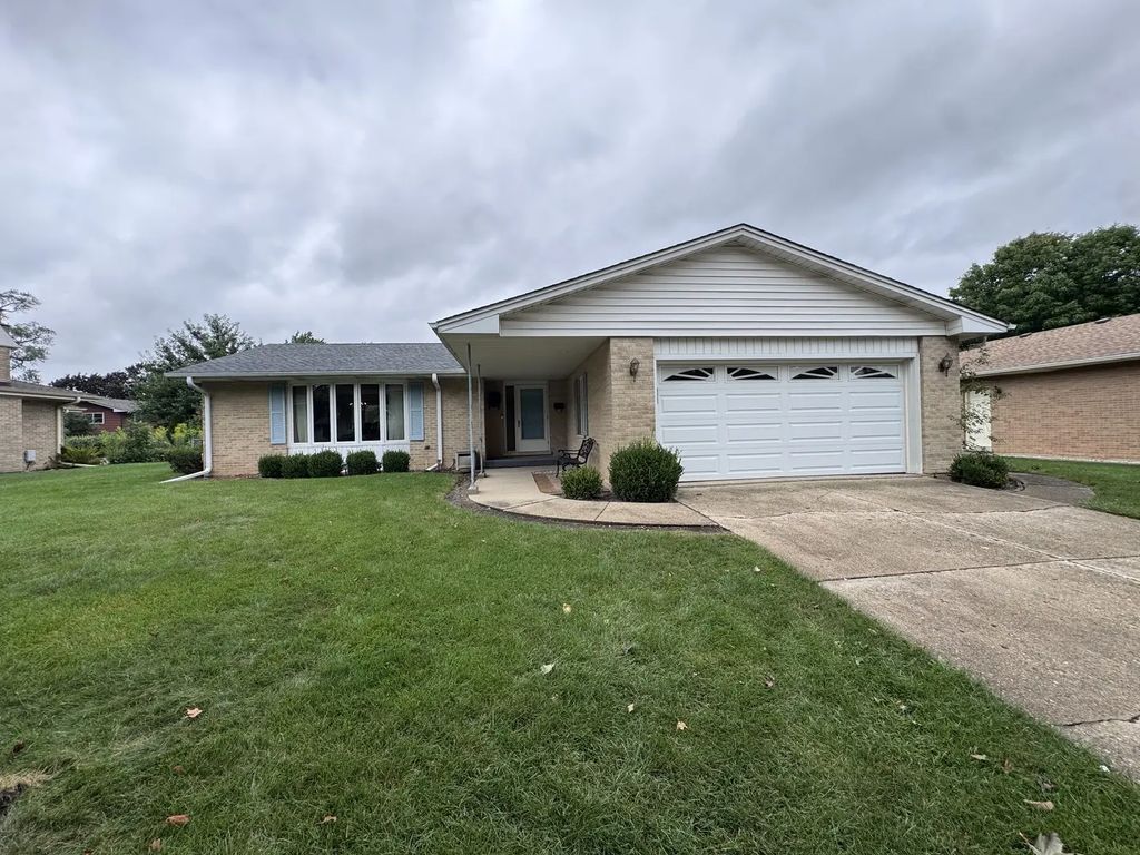 1610 E Dogwood Lane, Mount Prospect