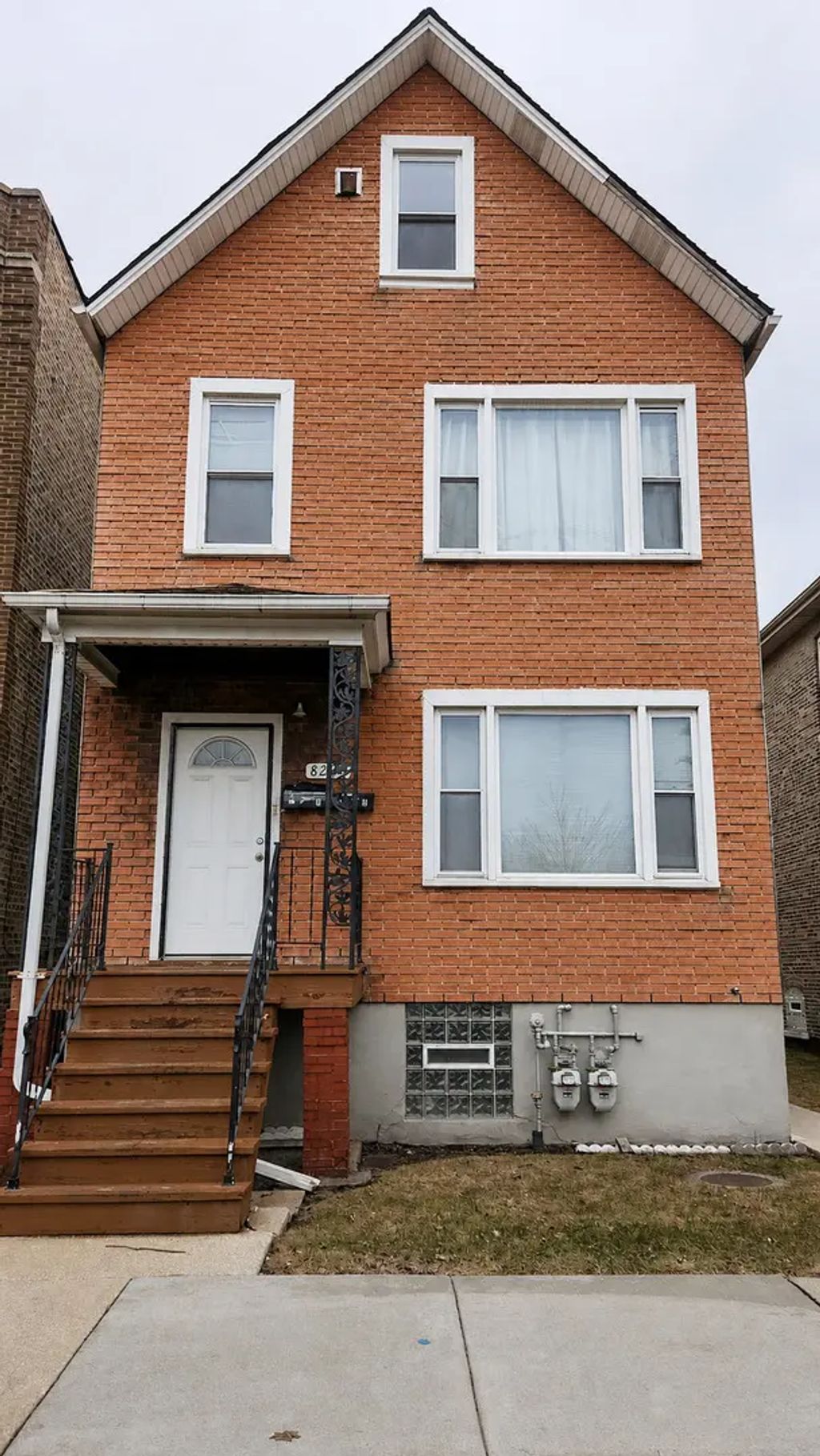8233 S Escanaba Avenue, Chicago