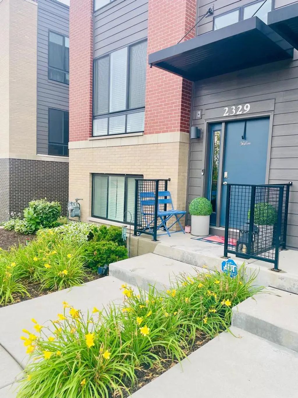 2329 Alumni Drive, Schaumburg