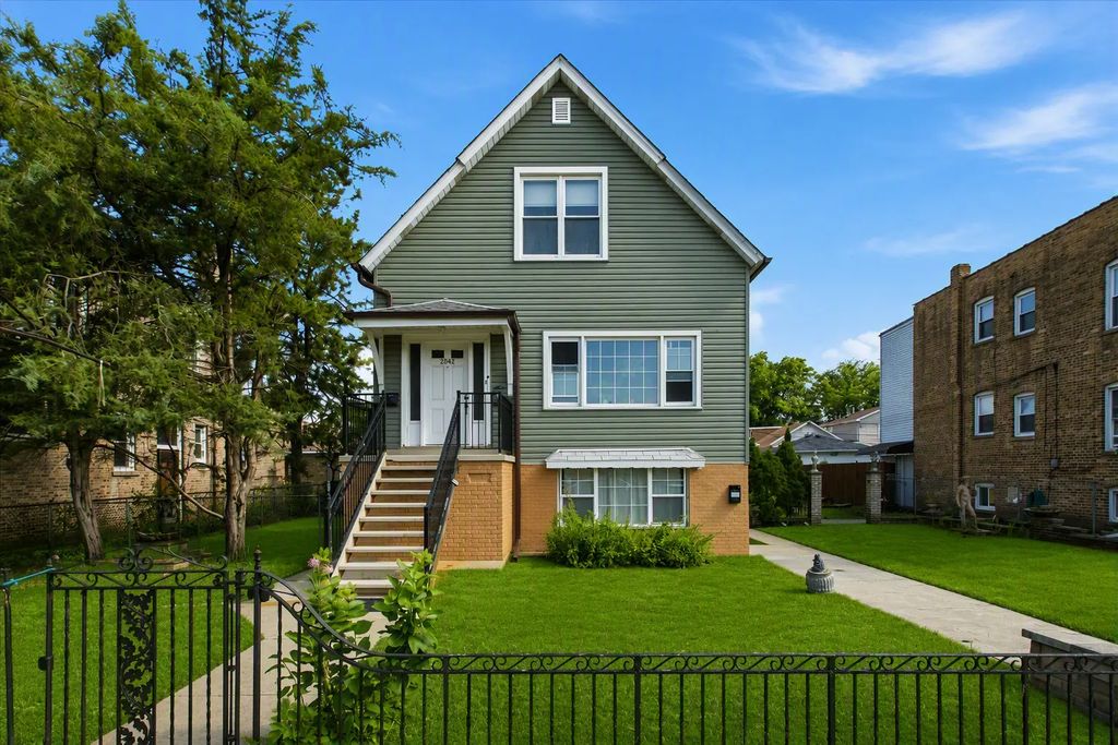 6042 W Addison Street, Chicago