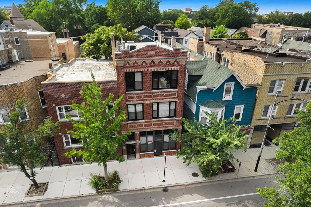 3912 N Ashland Avenue, Chicago
