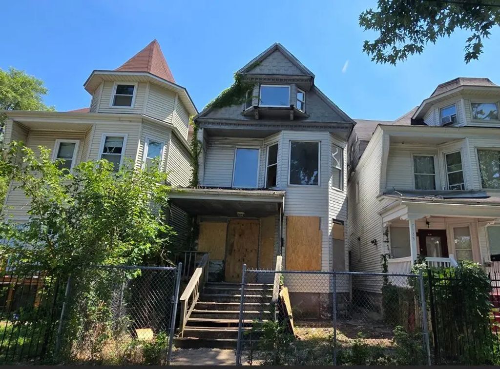 7300 S Peoria Street, Chicago, 60621