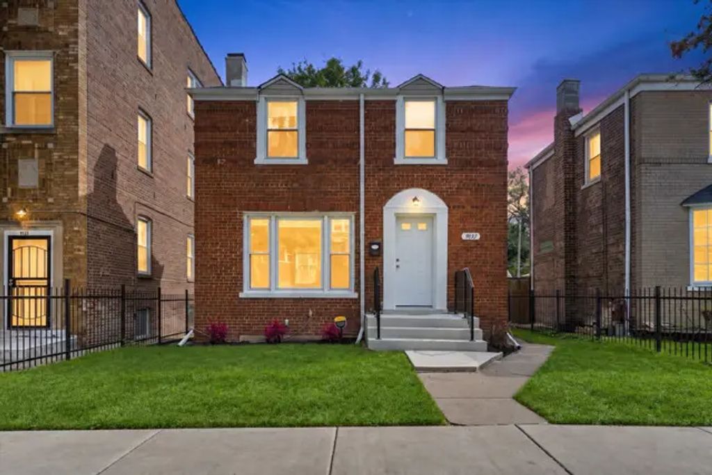 9137 S Essex Avenue, Chicago