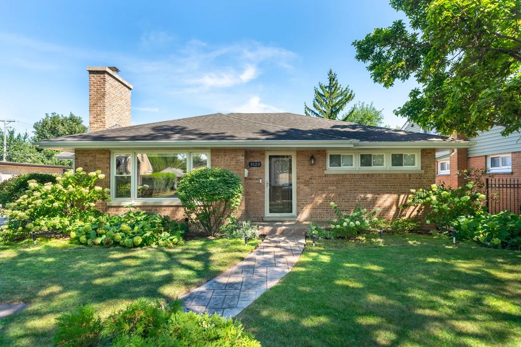9129 Mango Avenue, Morton Grove