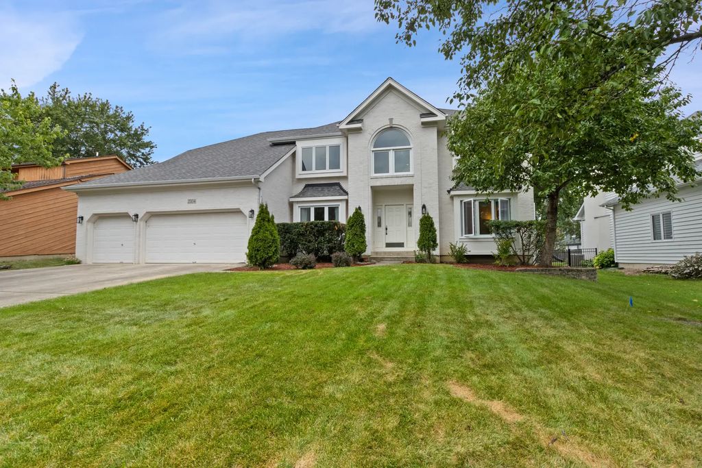 2704 Shellingham Drive, Lisle