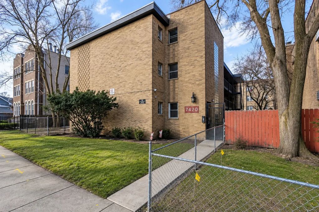 7420 N Winchester Avenue 1b, Chicago