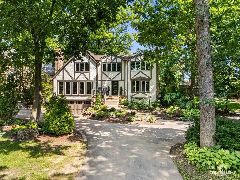 641 Lake Road, Glen Ellyn