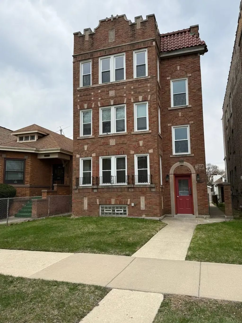 1745 E 84th Place, Chicago