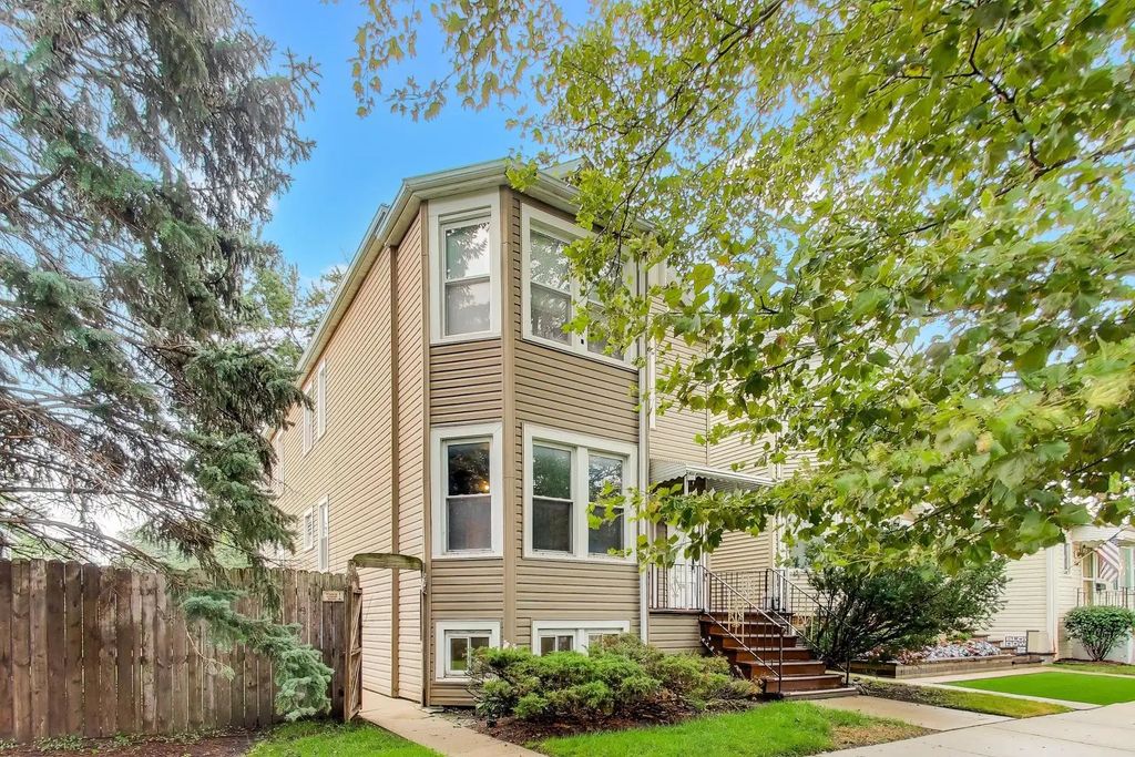 5753 W Giddings Street, Chicago, 60630