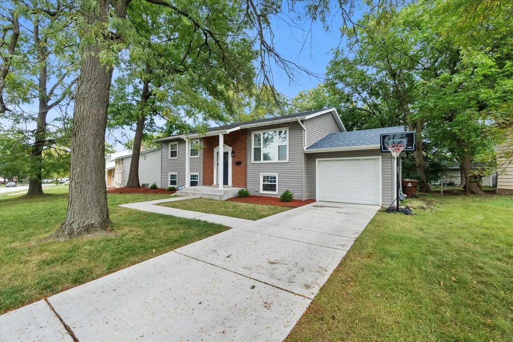17803 Dogwood Lane, Hazel Crest