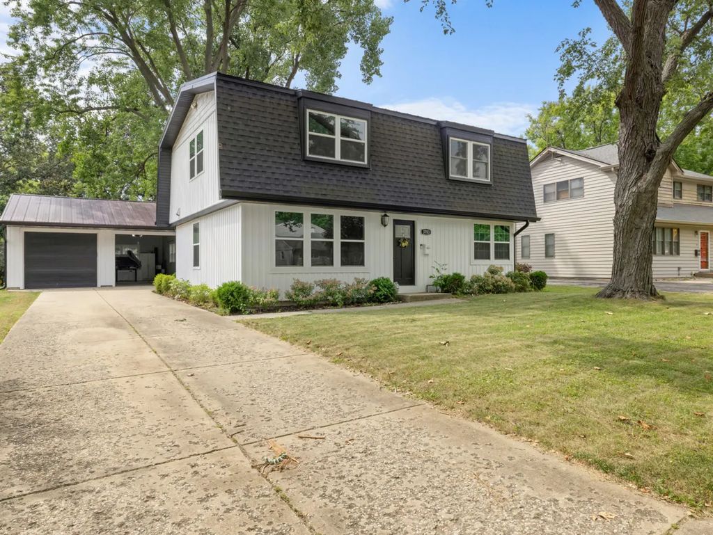 3703 Bluebird Lane, Rolling Meadows