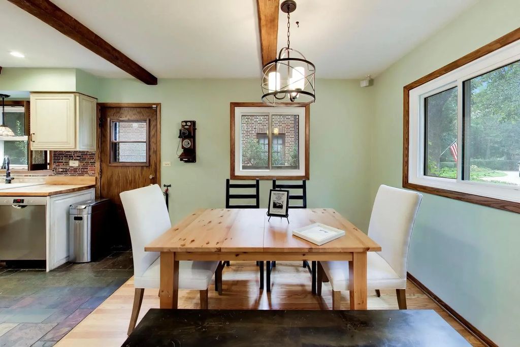 1216 E Mayfair Road, Arlington Heights