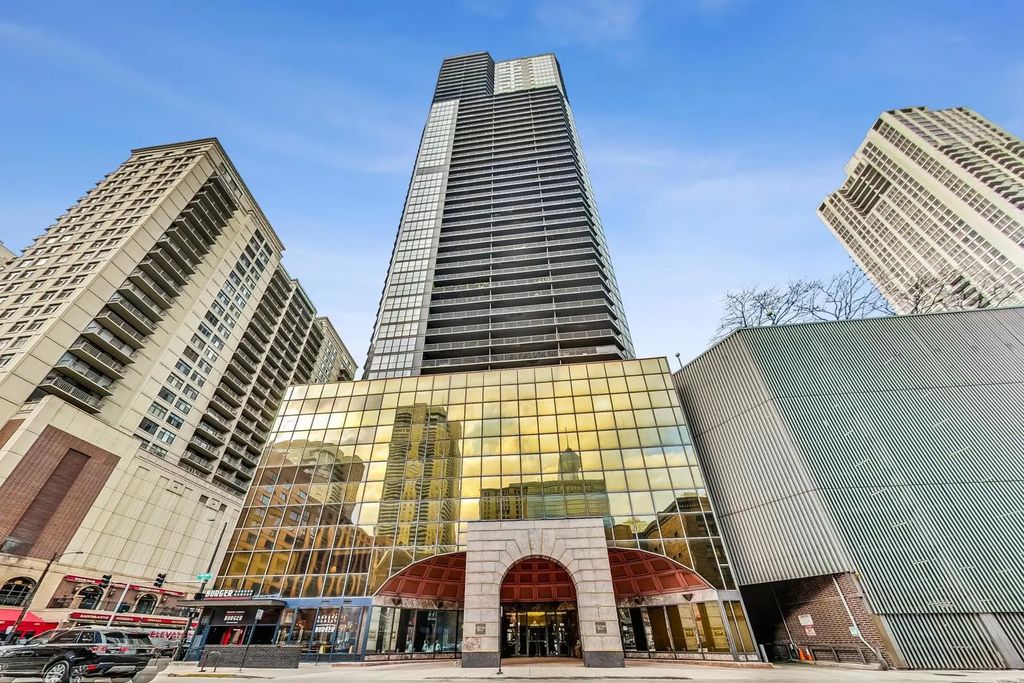 10 E Ontario Street 5001-02, Chicago