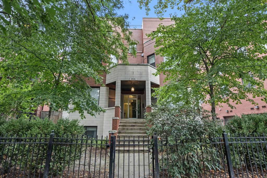 2020 W Pierce Avenue 8, Chicago