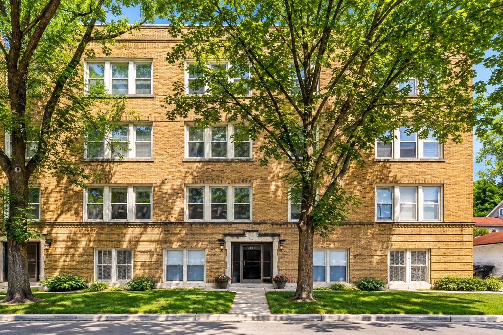 2150 W Ainslie Street 3e, Chicago