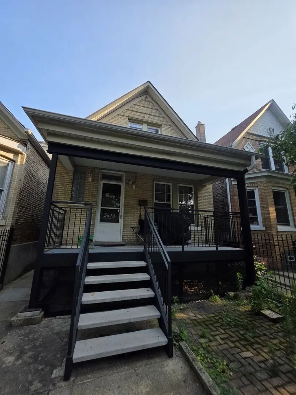 3419 W Beach Avenue 2, Chicago