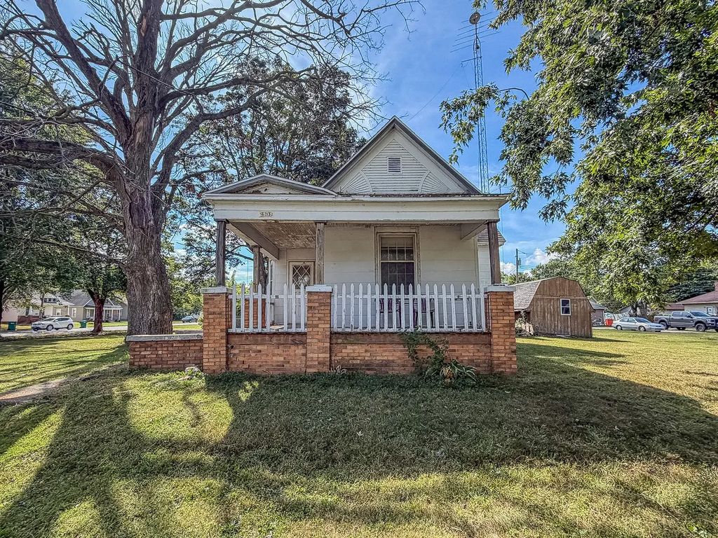 2105 Dewitt Avenue, Mattoon