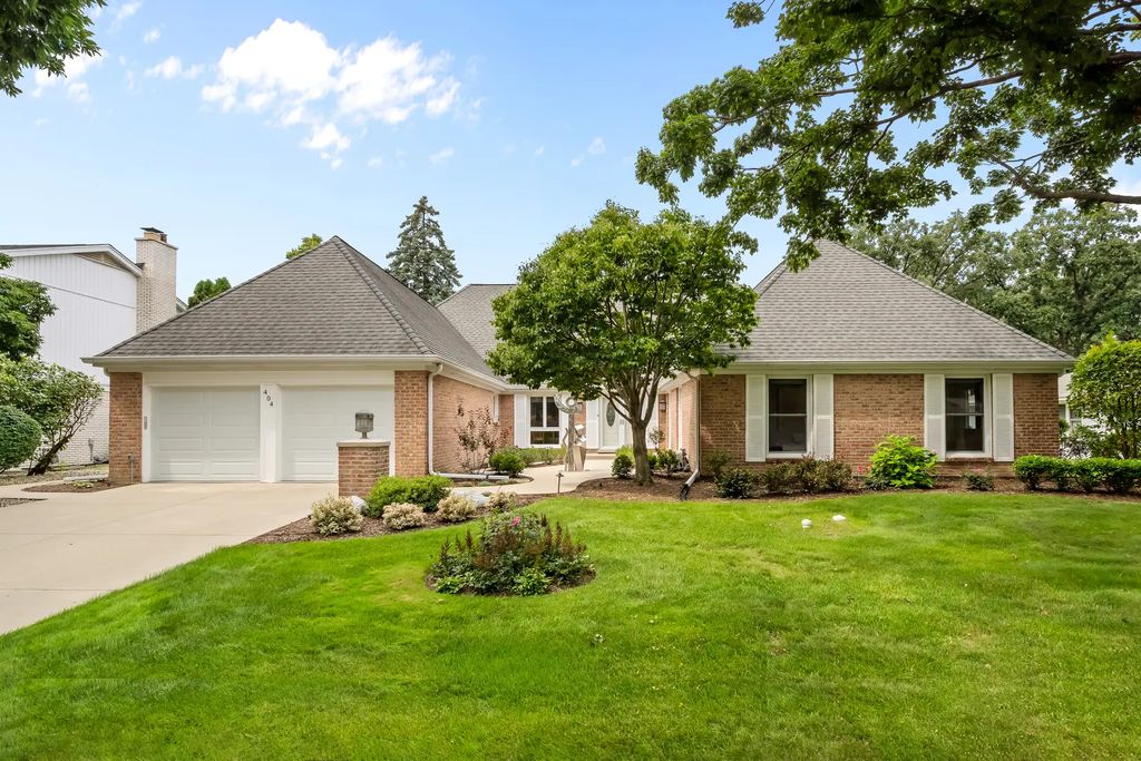 404 Versailles Drive, Northbrook