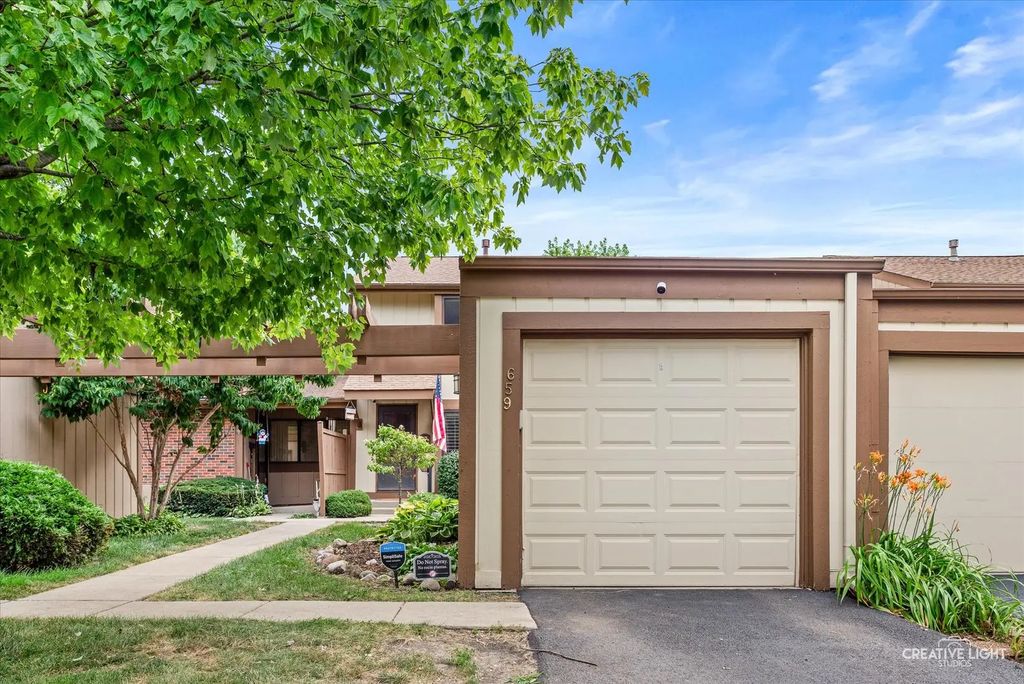 659 Glacier Trail, Roselle