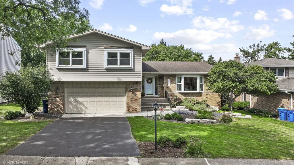 3904 Saratoga Avenue, Downers Grove