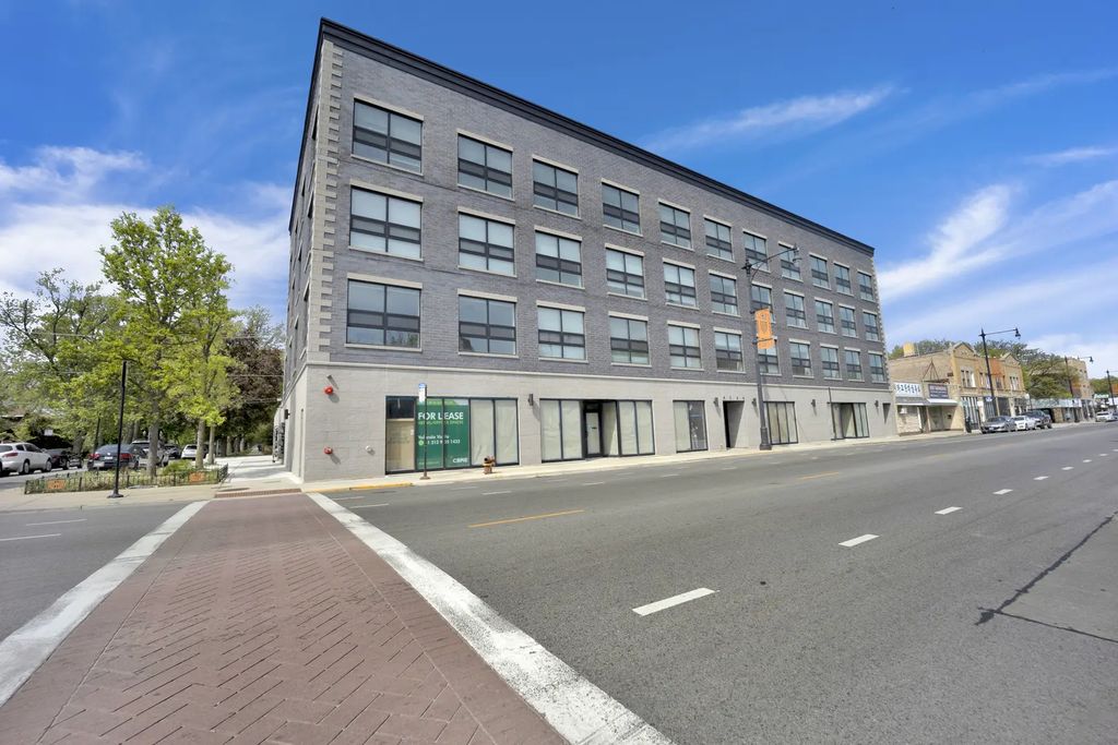 4350 W Lawrence Avenue 408, Chicago