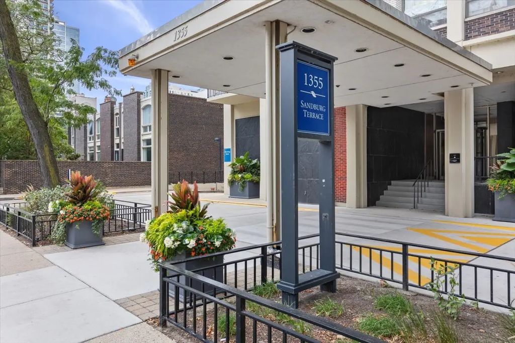 1355 N Sandburg Terrace 2801d, Chicago
