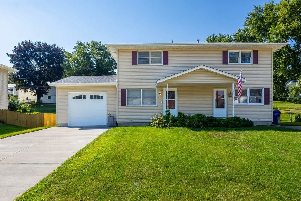 3109 Sunburst Drive, Bettendorf