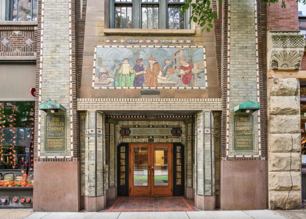 720 S Dearborn Street 301, Chicago