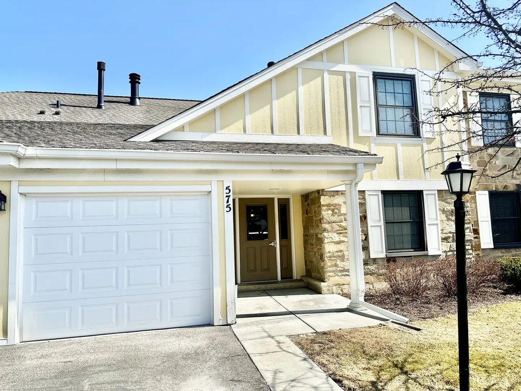 575 Greystone Lane A2, Wheeling