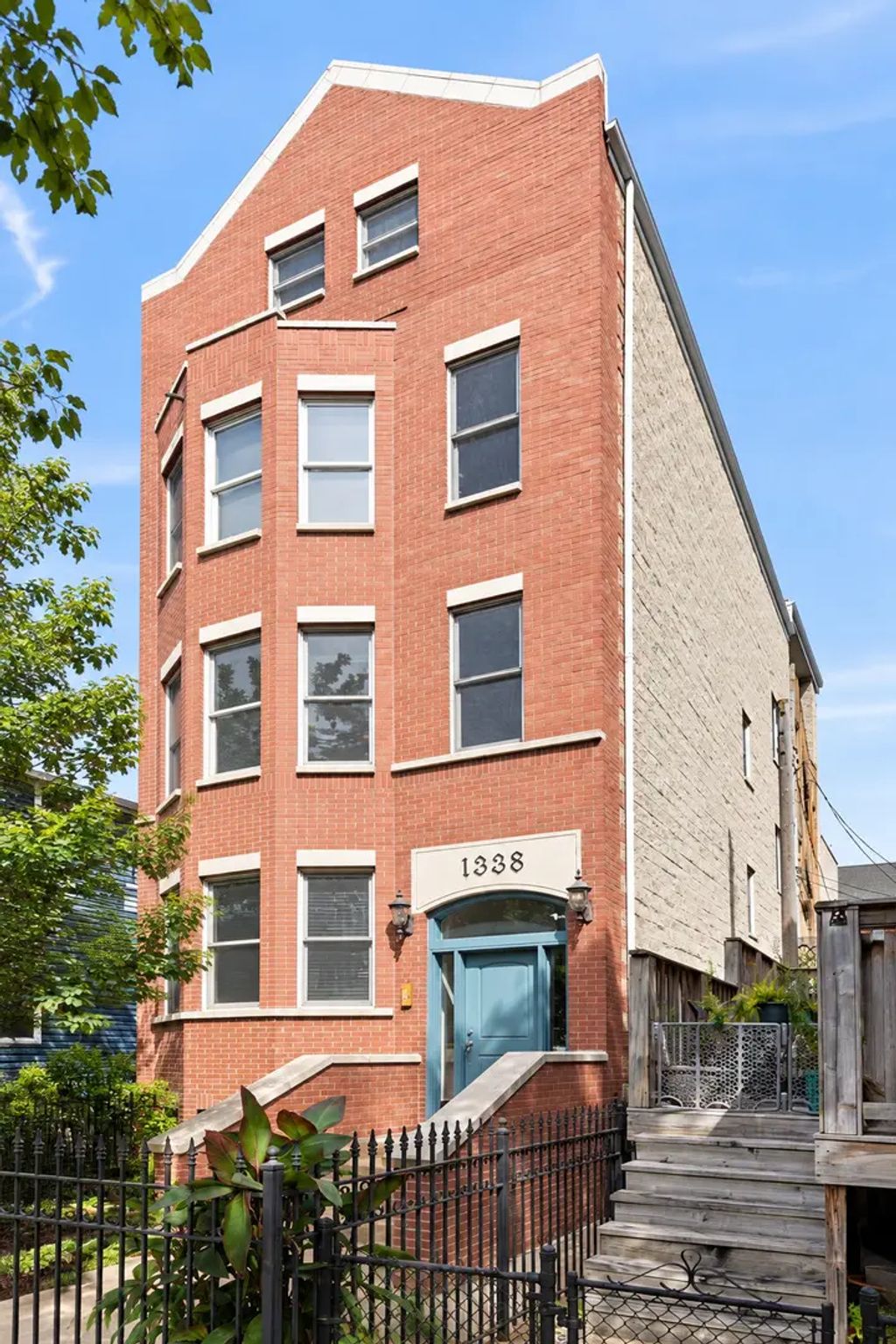 1338 W Addison Street 2, Chicago