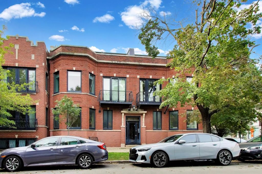 1457 W Fletcher Street 1, Chicago