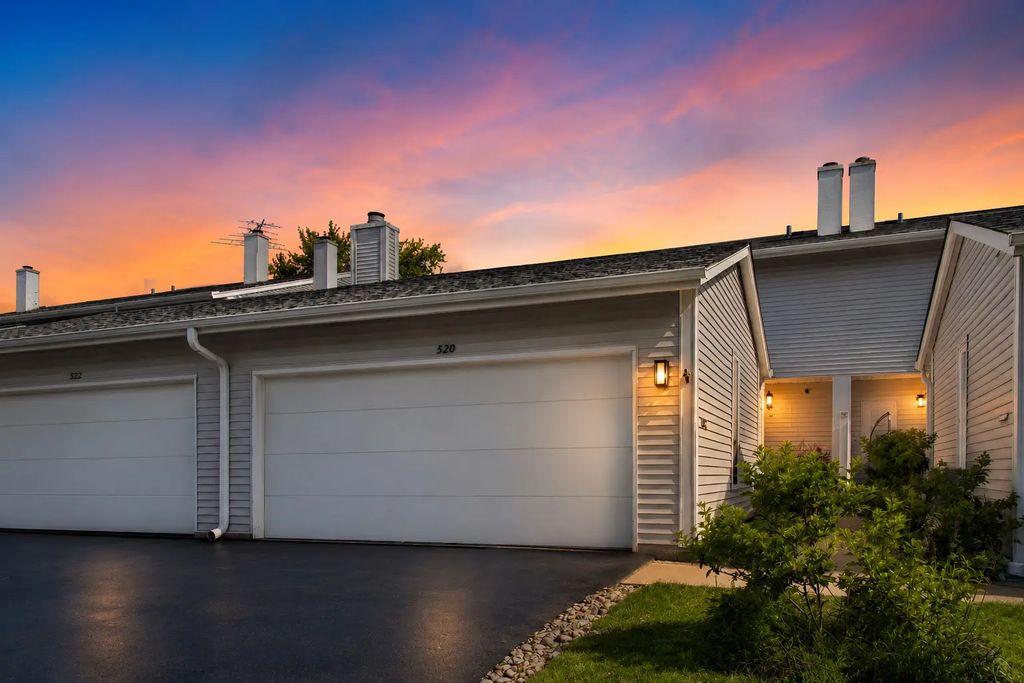 520 Hummingbird Lane, Deerfield, 60015