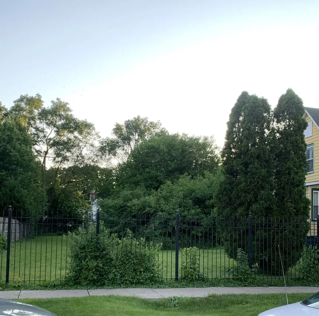 312 N Lotus Avenue, Chicago