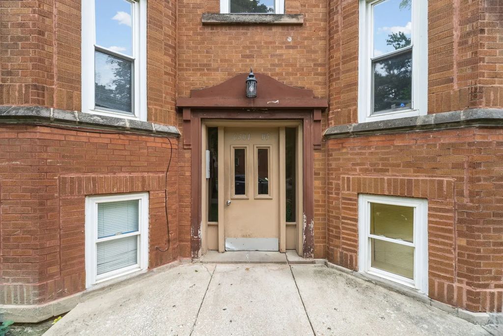 6301 N Richmond Street 1aa, Chicago