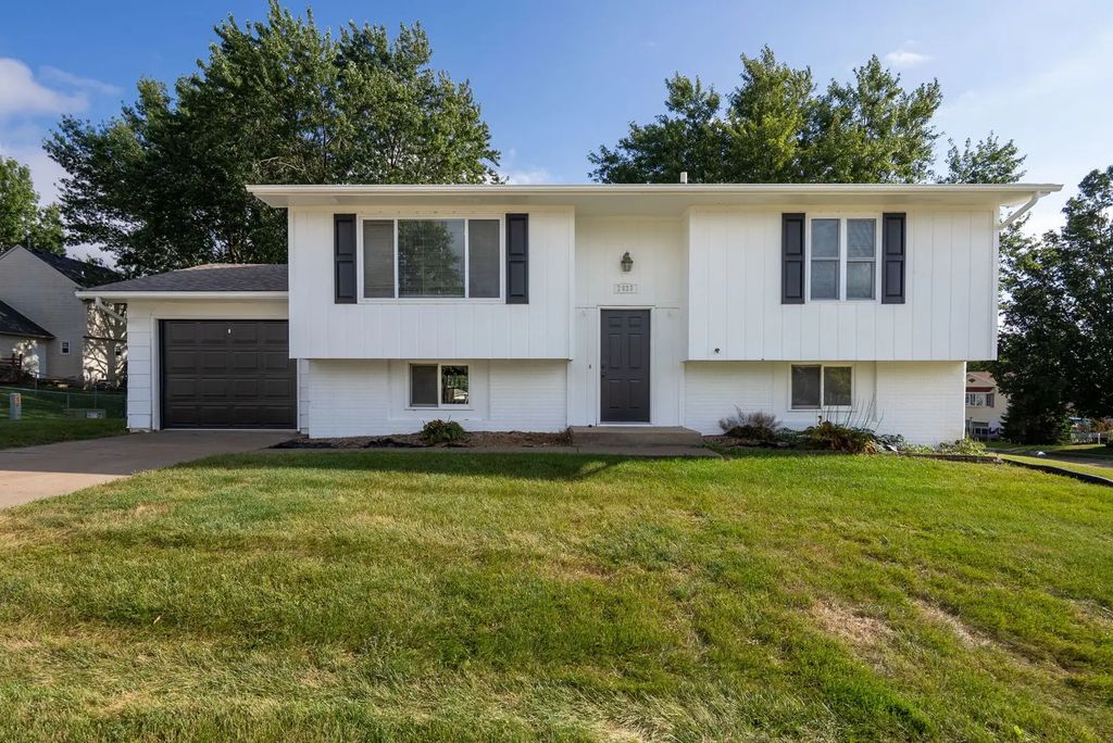 2623 W 61st Street, Davenport
