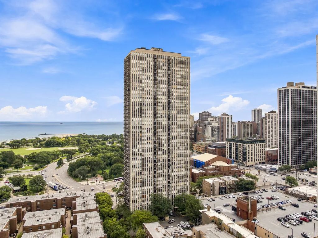 1660 N La Salle Drive 2809, Chicago