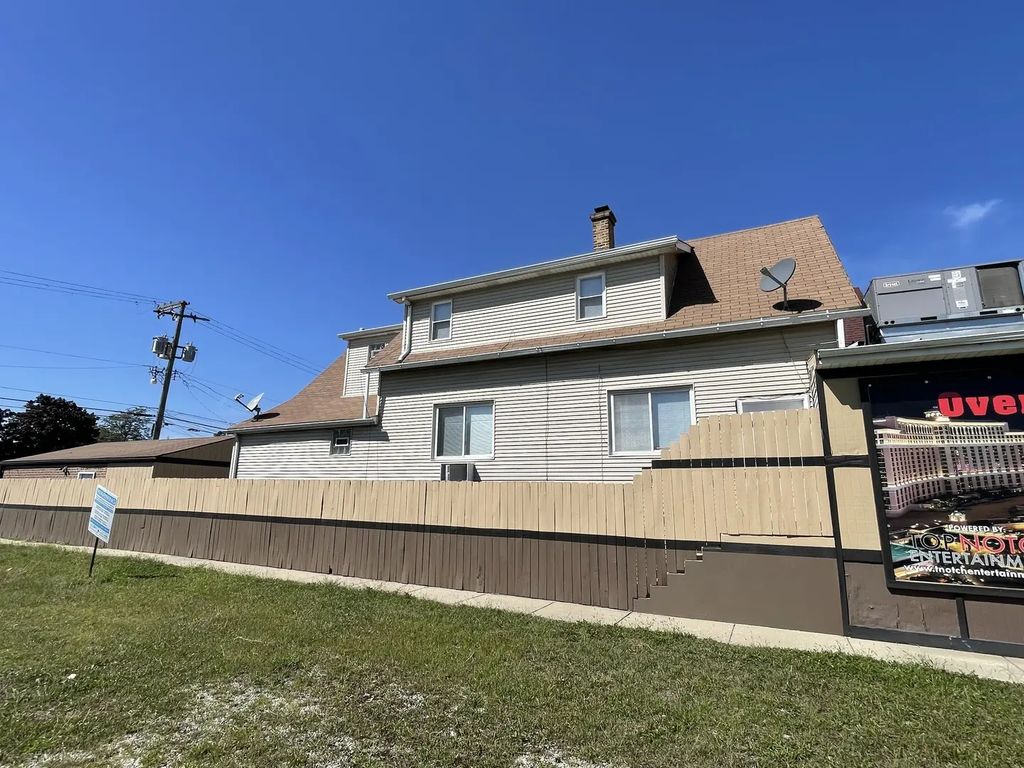 714 Broadway Avenue Rear, Melrose Park