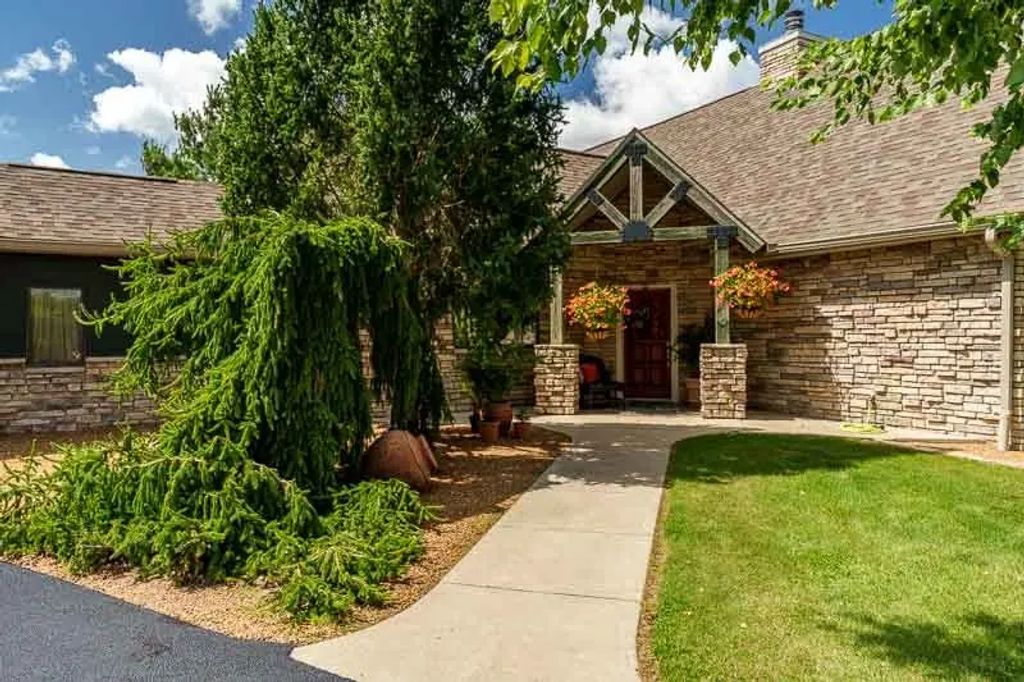 15380 White School Road, South Beloit