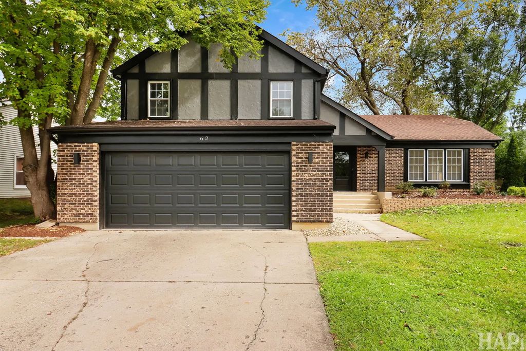 62 E Fox Hill Drive, Buffalo Grove