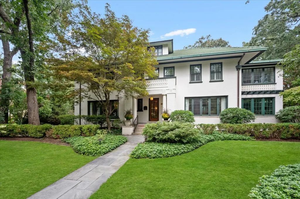 2855 Sheridan Place, Evanston
