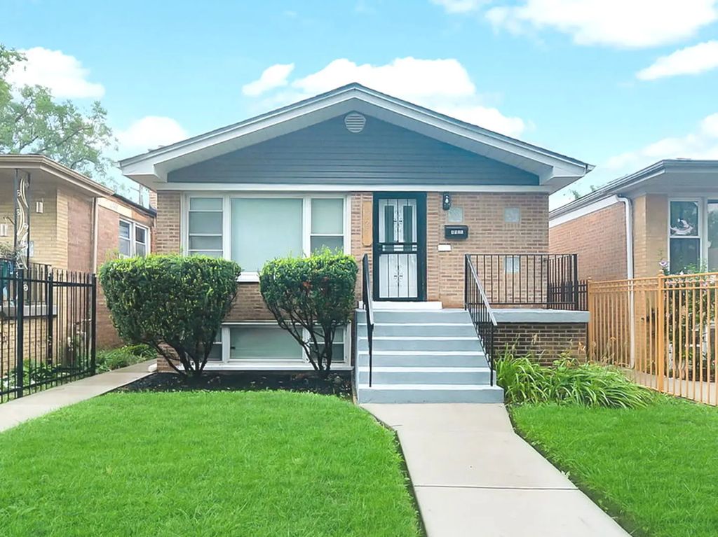 6525 S Bell Avenue, Chicago