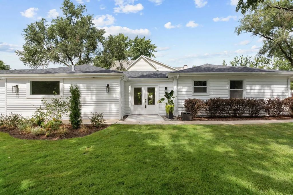 132 Mohawk Drive, Clarendon Hills