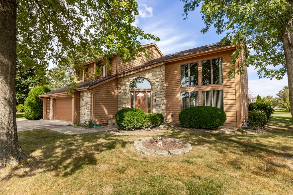 9s041 Stearman Drive, Naperville