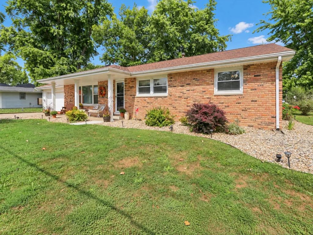 210 E Overton Street, Tuscola