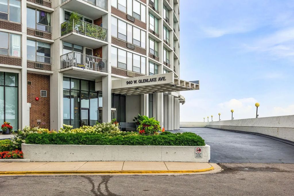 940 W Glenlake Avenue 34d, Chicago