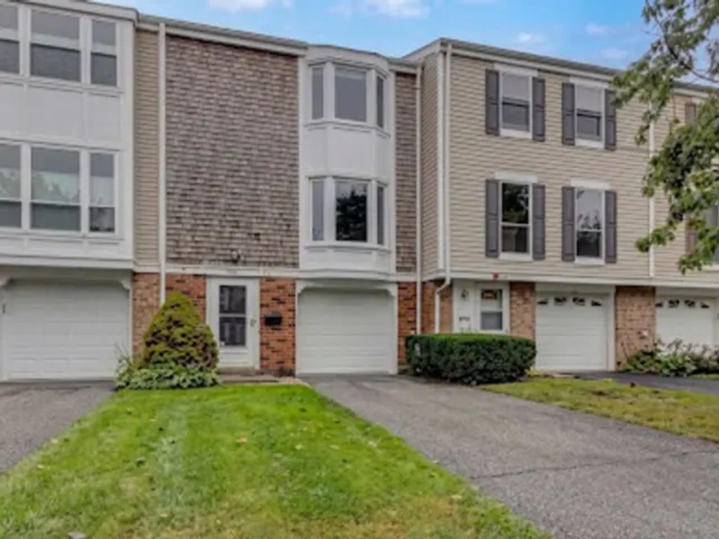 2141 Greystone Place, Hoffman Estates